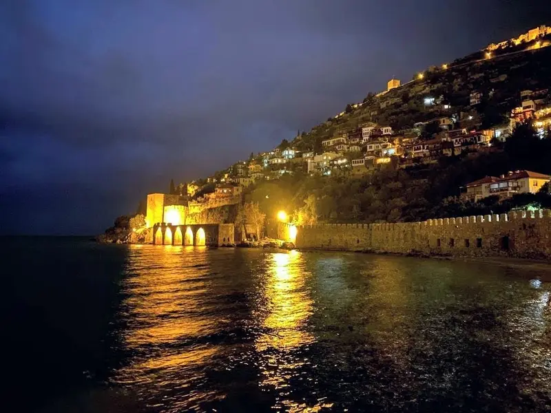 Alanya noc? · 1